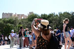 ΑΚΡΟΠΟΛΗ ΤΟΥΡΙΣΤΕΣ