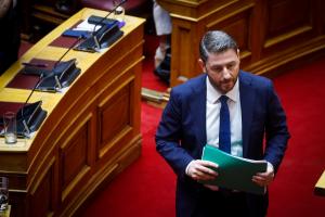 Ο Νίκος Ανδρουλάκης στη Βουλή