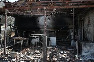 Σπίτι καμένο Λουτράκι