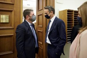 Ο Νίκος Ανδρουλάκης και ο Κυριάκος Μητσοτάκης