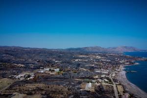 ΡΟΔΟΣ ΚΑΜΕΝΑ ΦΩΤΙΑ ΠΥΡΚΑΓΙΑ