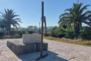 Ο βανδαλισμένος τάφος του Νίκου Καζαντζάκη