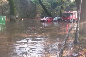 Ποτάμι δρόμος στα Ιωάννινα από το σύντομο μπουρίνι