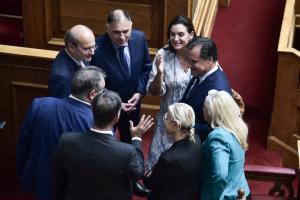Υπουργοί της ΝΔ στη Βουλή