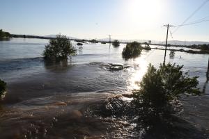 Πλημμυρισμένος δρόμος στην Λάρισα
