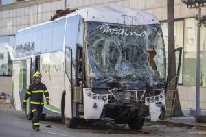 Το λεωφορείο που ενεπλάκη στο τροχαίο με σπασμένο παρμπρίζ