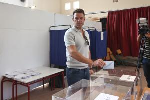 Στέφανος Κασσελάκης ψηφίζει