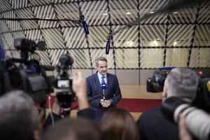Ο Κυριάκος Μητσοτάκης κάνει δηλώσεις
