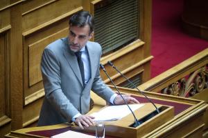 Ο Μιχάλης Χουρδάκης στη Βουλή