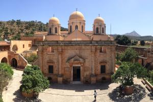 ΚΡΗΤΗ ΧΑΝΙΑ ΜΟΝΗ ΤΖΑΓΚΑΡΟΛΩΝ ΑΓΙΑ ΤΡΙΑΔΑ