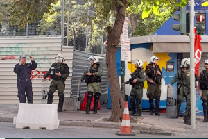 Εξάρχεια μετρό δέντρα