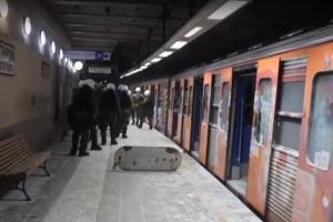ΜΑΤ στον σταθμό Μοναστηράκι