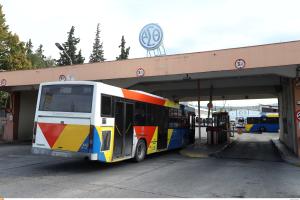 Λεωφορείο του ΟΑΣΘ μπαίνει στο αμαξοστάσιο