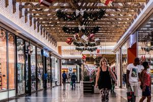 Εμπορικό - mall - εργασία - χριστούγεννα