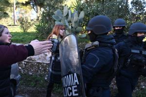 ΑΝΩ ΠΕΤΡΑΛΩΝΑ ΕΞΩΣΗ