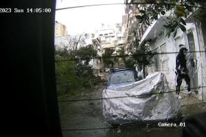 Φωτογραφία από την παρακολούθηση του λιμενικού - βασικού υπόπτου στην υπόθεση διακίνησης κοκαΐνης
