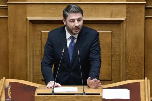 Ο Νίκος Ανδρουλάκης στο βήμα της Βουλής