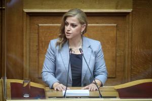 Η Ραλλία Χρηστίδου στη Βουλή