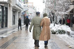 Χιόνι και κρύο στη Λάρισα