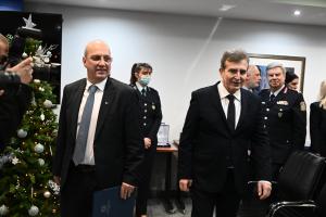 Ο Γιάννης Οικονόμου και η Μιχάλης Χρυσοχοΐδης