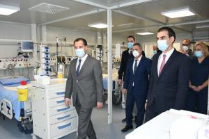 Ο Άδωνις Γεωργιάδης σε ΜΕΘ νοσοκομείου