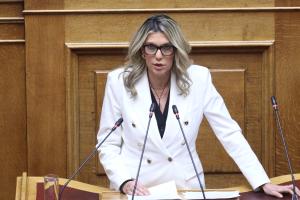ΑΝΝΑ ΚΑΡΑΜΑΝΛΗ