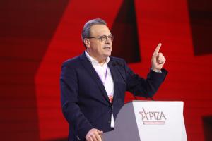 Ο Σωκράτης Φάμελλος στο βήμα του συνεδρίου του ΣΥΡΙΖΑ-ΠΣ