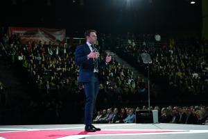 Ο Στέφανος Κασσελάκης μιλάει στο συνέδριο του ΣΥΡΙΖΑ-ΠΣ