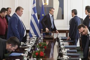Ο Κυριάκος Μητσοτάκης με αγρότες