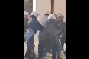 ΜΑΤ στη Νομική Κομοτηνής δέρνουν φοιτητές