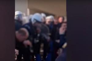 ΜΑΤ δέρνουν φοιτητές της Νομικής Κομοτηνής