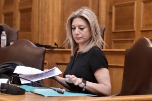 Η Μαρία Καρυστιανού στην Εξεταστική για τα Τέμπη στη Βουλή