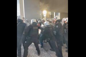 Επίθεση των ΜΑΤ σε φοιτητές