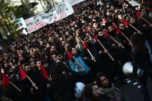 Φοιτητές κάνουν πορεία