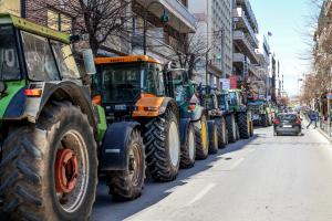 Τρακτέρ στον δρόμο