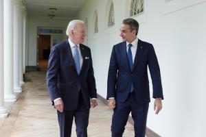 Ο Τζο Μπάιντεν και ο Κυριάκος Μητσοτάκης