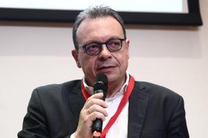 Ο Σωκράτης Φάμελλος μιλά στο συνέδριο «Μεταπολίτευση»