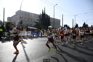 Δρομείς στον Ημιμαραθώνιο Αθήνας 2024
