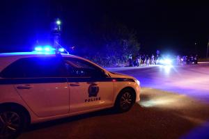 Περιπολικό μα αναμμένο φάρο