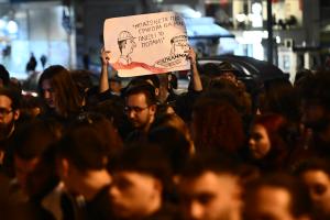 Συγκέντρωση διαμαρτυρίας για τα Τέμπη έξω από τη Βουλή