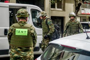 Πυροτεχνουργοί του Στρατού στην οδό Σκουφά
