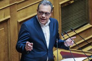 Ο Σωκράτης Φάμελλος στο βήμα της Βουλής