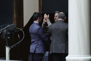 Συγγενείς θυμάτων των Τεμπών στα θεωρεία της Βουλής