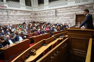 Συνεδρίαση ΚΟ του ΣΥΡΙΖΑ στη Βουλή με τον Στέφανο Κασσελακη να μιλάει από το βήμα