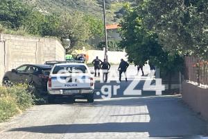 Περιπολικό στο σημείο που έπεσαν οι πυροβολισμοί στο Ηράκλειο