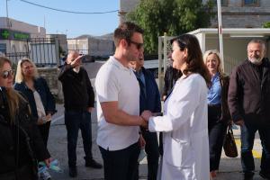 Ο Στέφανος Κασσελάκης με γιατρό