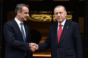 Ο Κυριάκος Μητσοτάκης και ο Ερντογάν