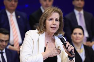 Η Εύη Χριστοφιλοπούλου