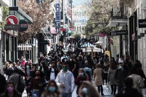 Κίνηση καταναλωτών στην οδό Ερμού