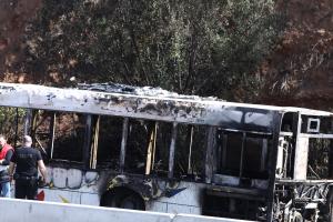 Το λεωφορείο του ΟΑΣΘ που κάηκε ολοσχερώς στον Περιφερειακό